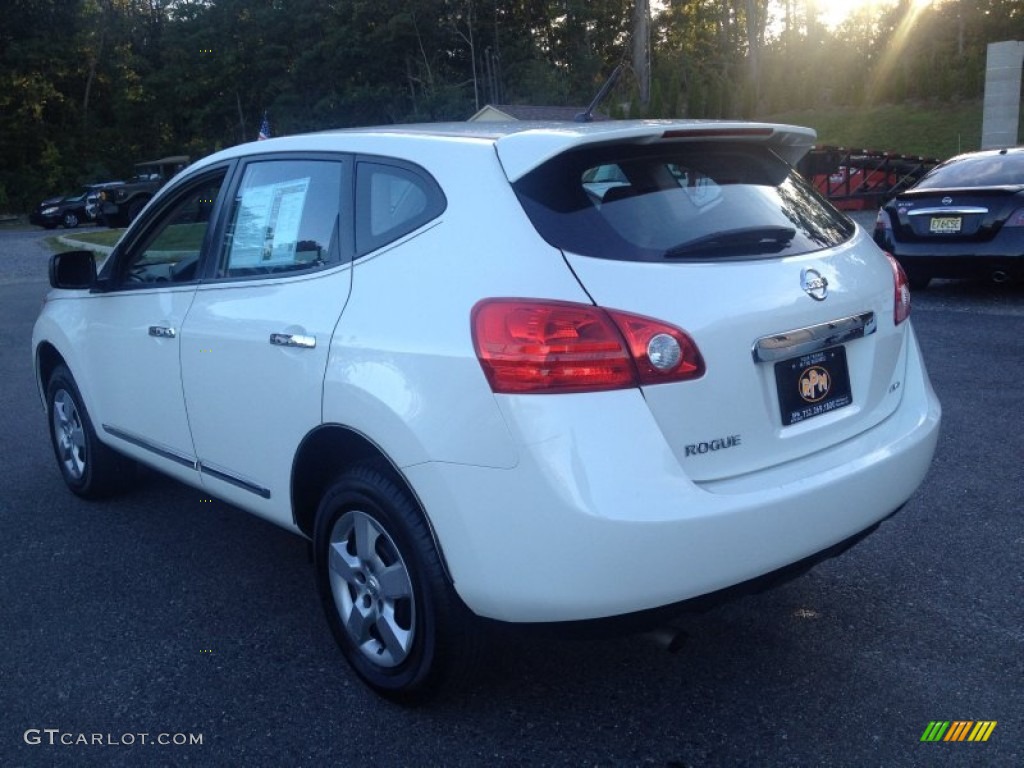 2011 Rogue S AWD - Pearl White / Black photo #17