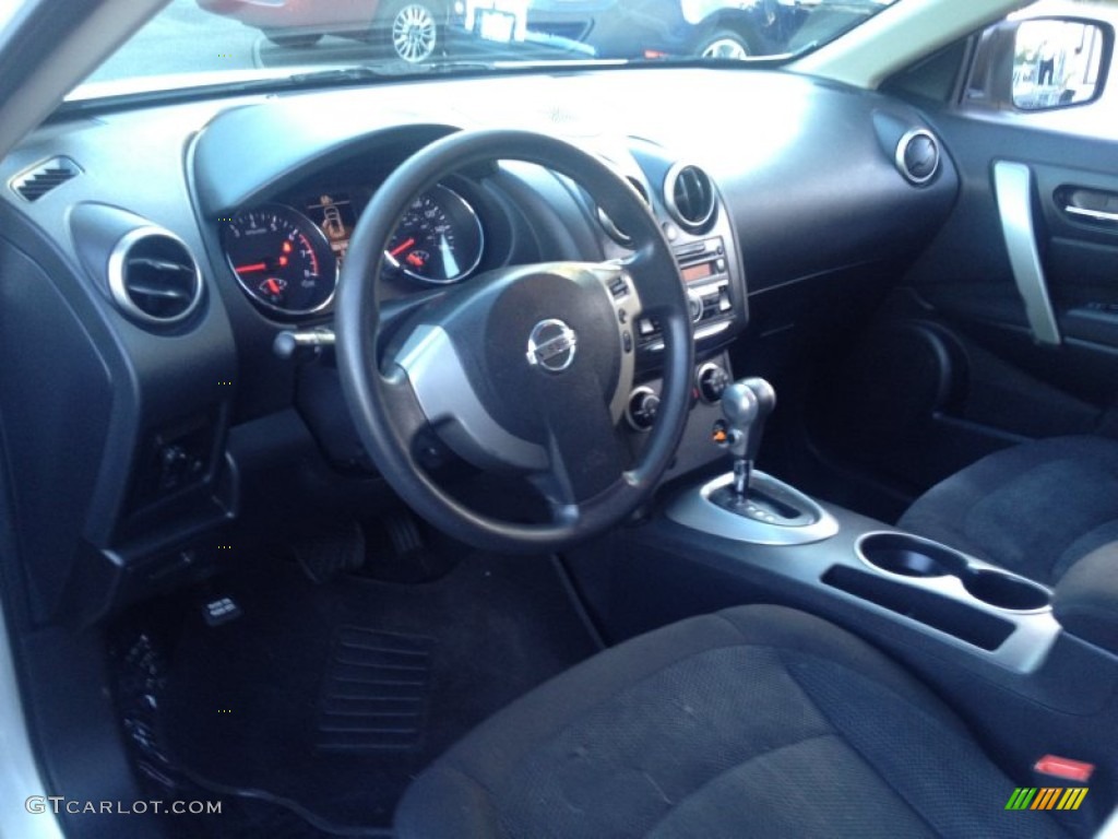 2011 Rogue S AWD - Pearl White / Black photo #23