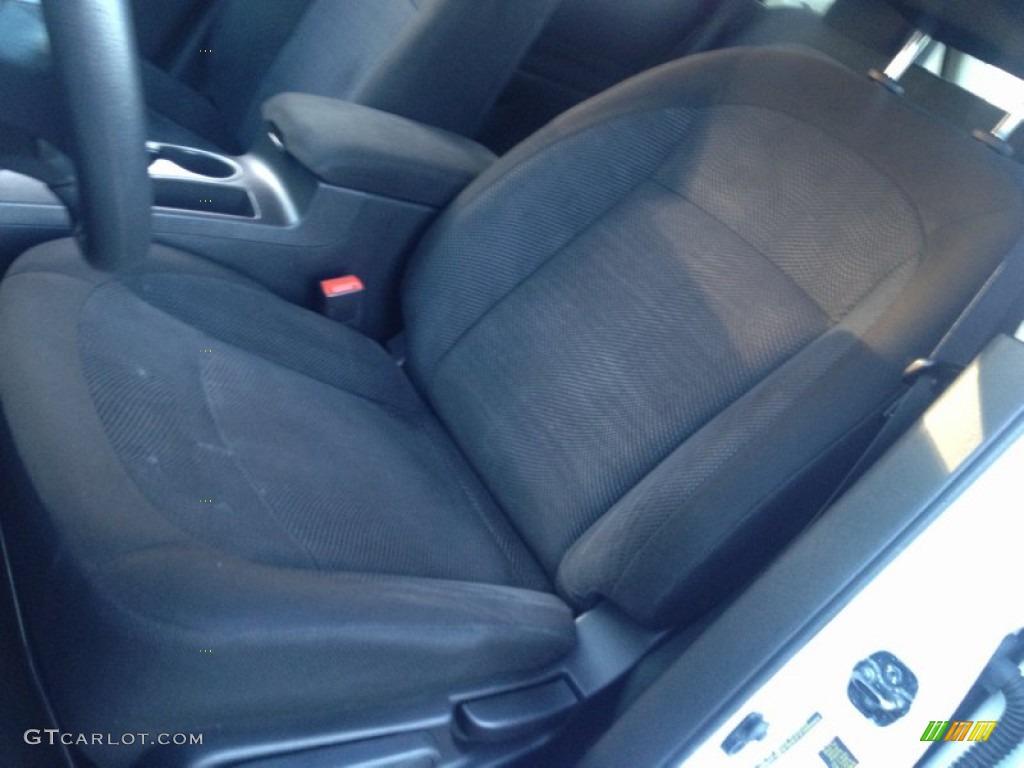 2011 Rogue S AWD - Pearl White / Black photo #25