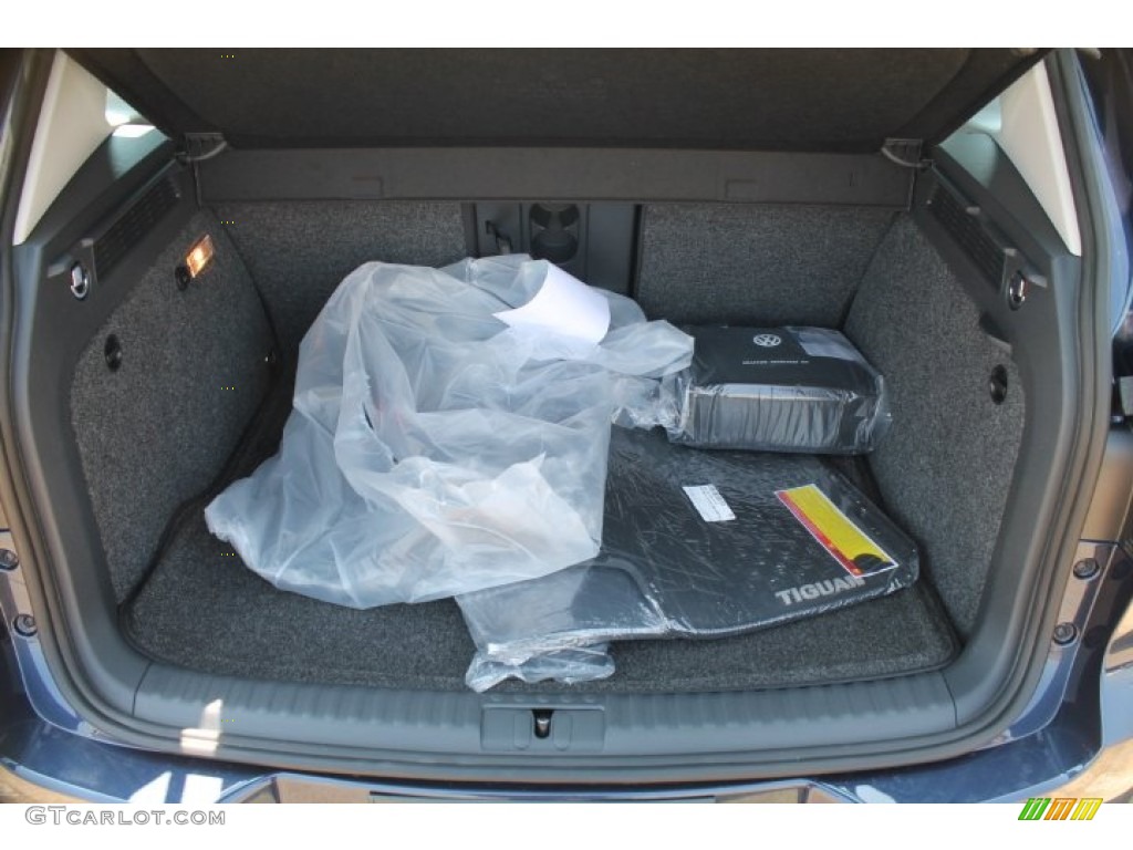 2015 Volkswagen Tiguan S Trunk Photos