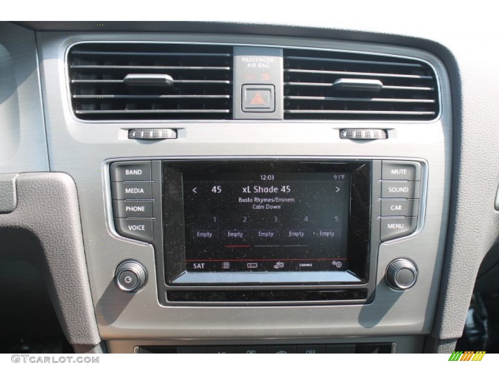 2015 Volkswagen Golf 2-Door 1.8T Launch Edition Controls Photos