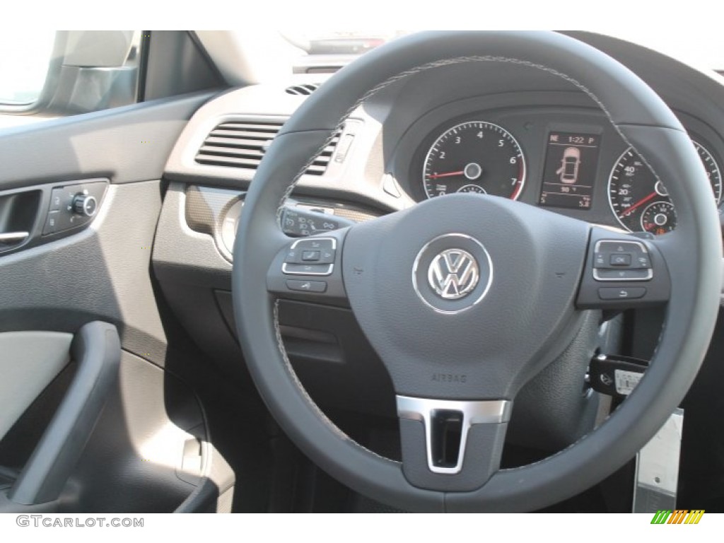 2015 Volkswagen Passat Sport Sedan Black/Moonrock Gray Steering Wheel Photo #97521489