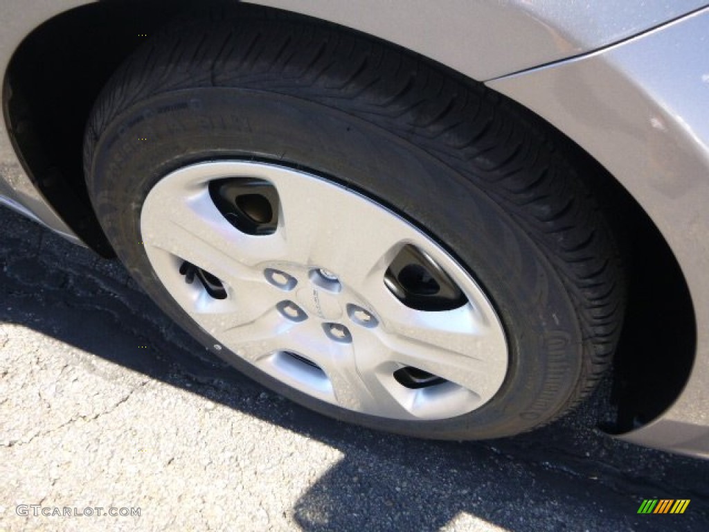 2015 Dodge Dart SE Wheel Photos