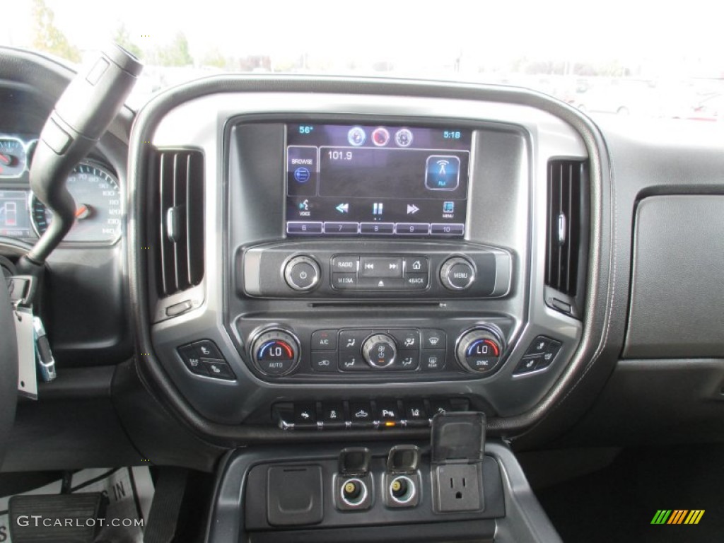 2015 Chevrolet Silverado 3500HD LTZ Crew Cab 4x4 Controls Photos