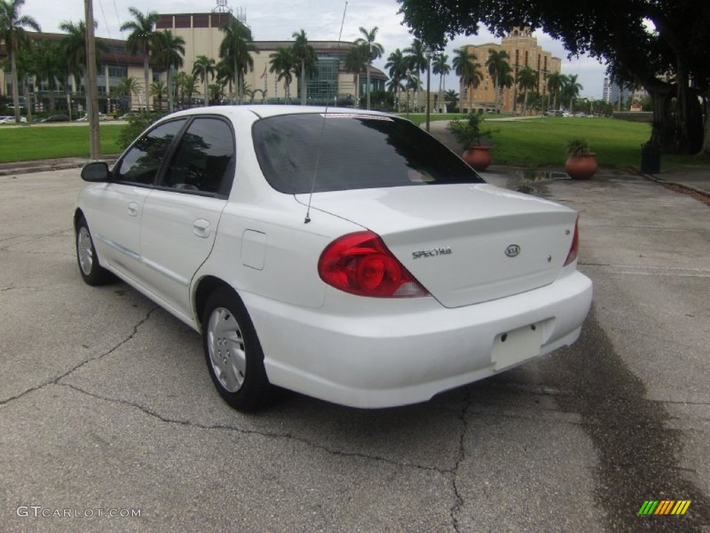 2002 Spectra LS Sedan - White / Gray photo #3