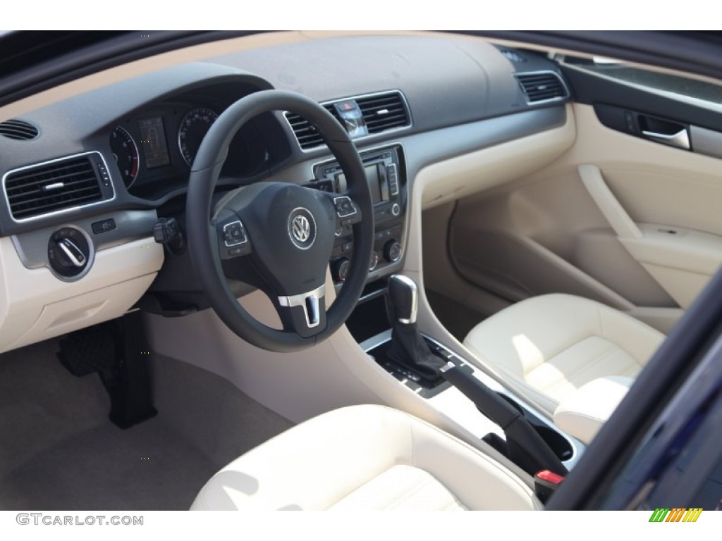 Cornsilk Beige Interior 2015 Volkswagen Passat SE Sedan Photo #97546530