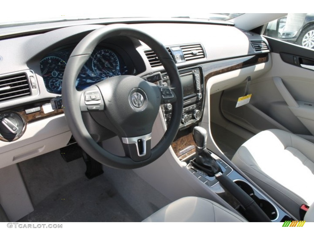 Moonrock Gray Interior 2015 Volkswagen Passat TDI SEL Premium Sedan Photo #97552502