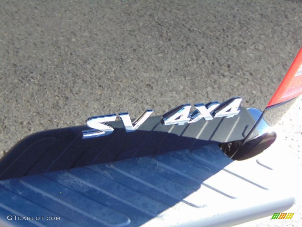2015 Frontier SV Crew Cab 4x4 - Super Black / Steel photo #8