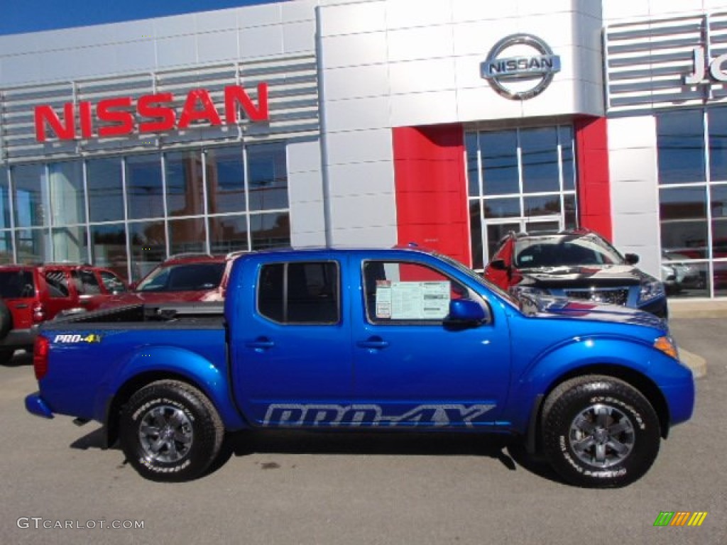 2015 Frontier Pro-4X Crew Cab 4x4 - Metallic Blue / Pro-4X Graphite/Steel photo #2