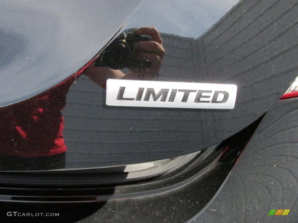 2015 Elantra Limited Sedan - Black Diamond / Black photo #15