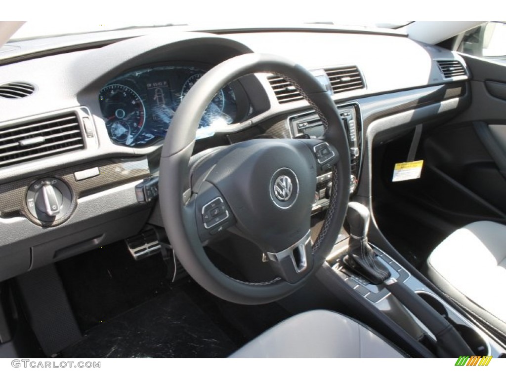 2015 Volkswagen Passat Sport Sedan Black/Moonrock Gray Dashboard Photo #97555148