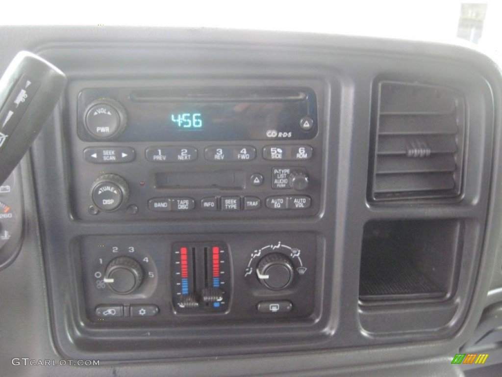 2003 Chevrolet Silverado 2500HD LS Crew Cab 4x4 Controls Photo #97564303