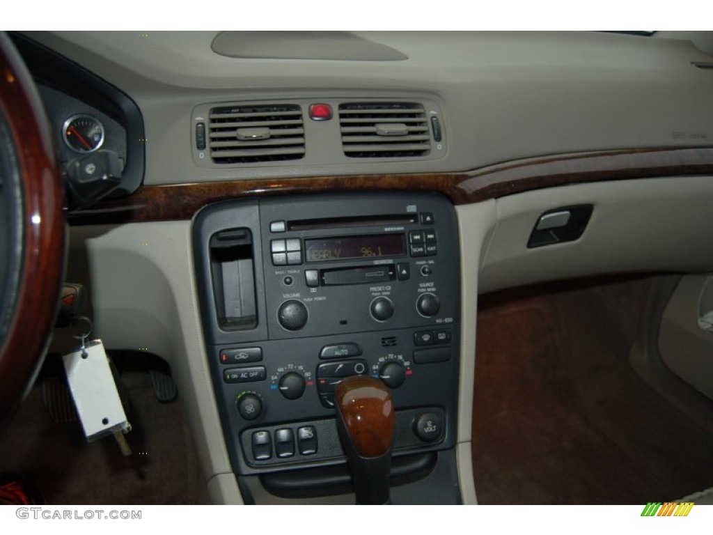 2006 S80 2.5T - Silver Metallic / Beige photo #16