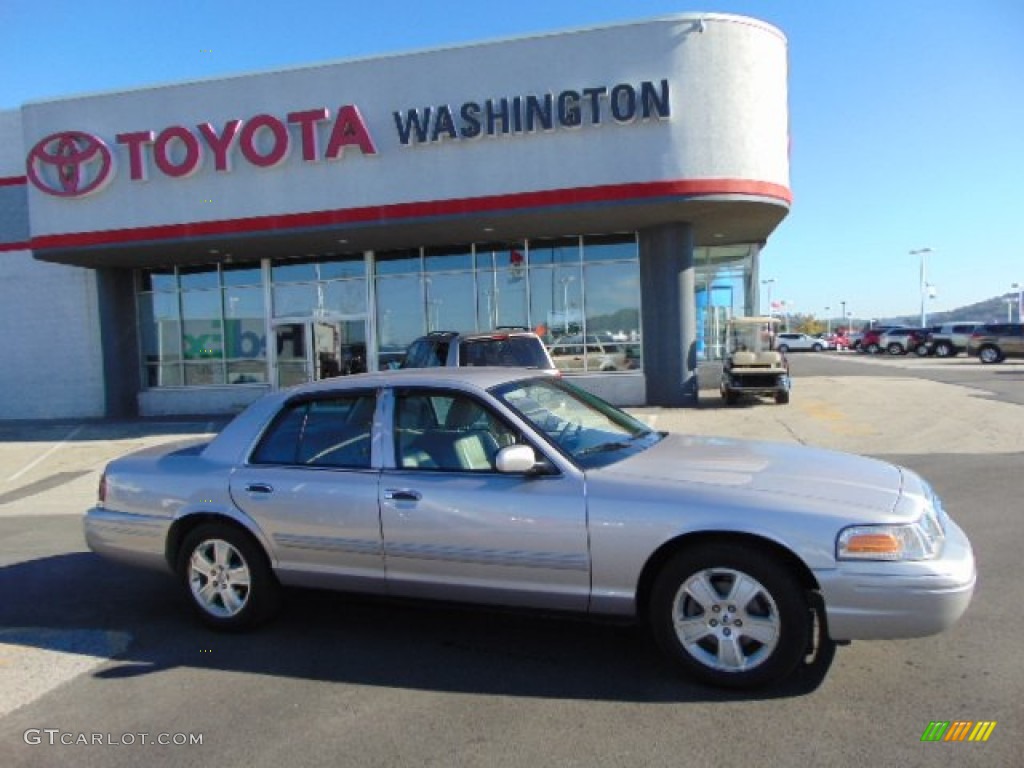 2011 Crown Victoria LX - Silver Birch Metallic / Medium Light Stone photo #2