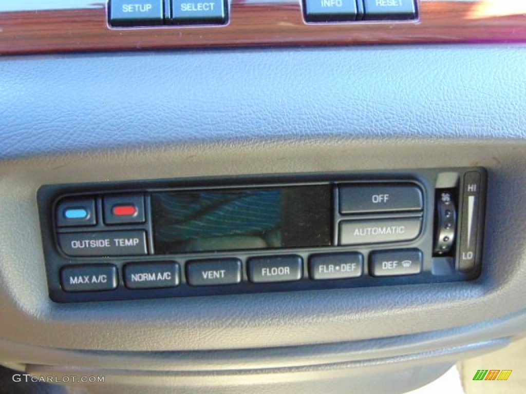 2011 Crown Victoria LX - Silver Birch Metallic / Medium Light Stone photo #15