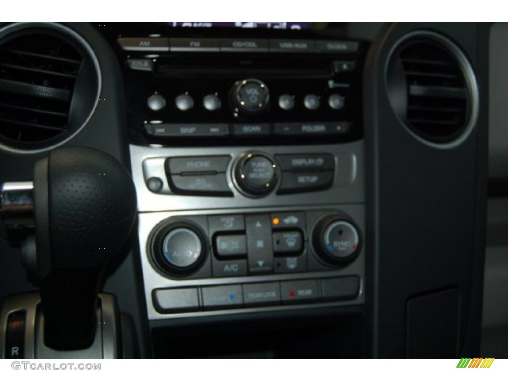 2015 Pilot LX - Modern Steel Metallic / Gray photo #14