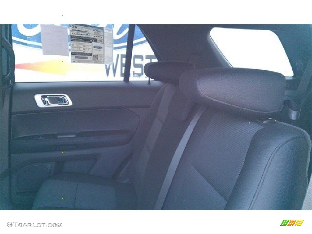2015 Explorer XLT - Oxford White / Charcoal Black photo #19