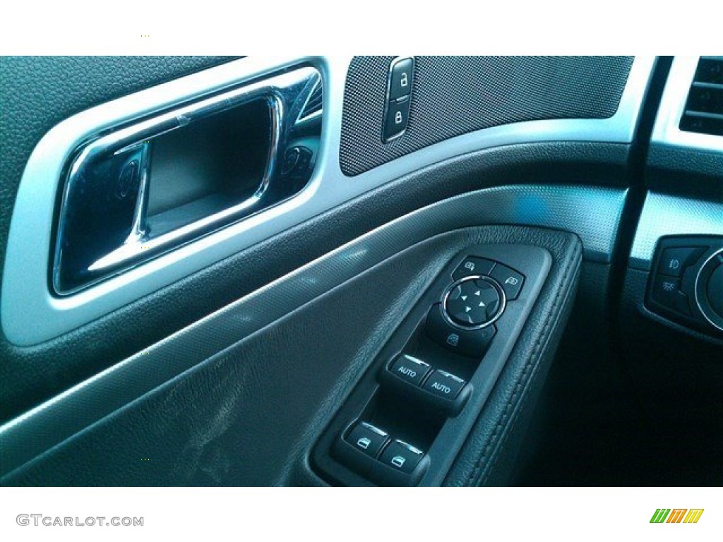 2015 Explorer XLT - Oxford White / Charcoal Black photo #53