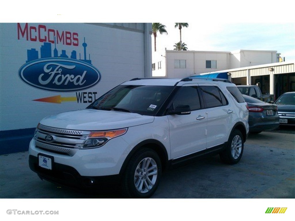 2015 Explorer XLT - Oxford White / Charcoal Black photo #63