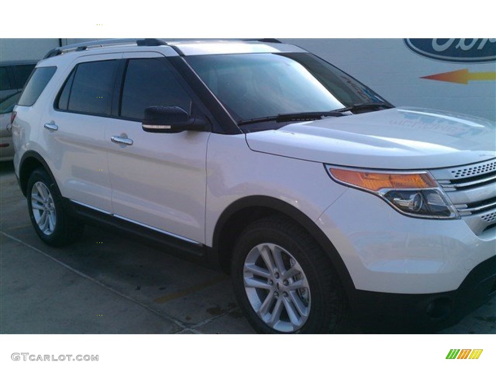 2015 Explorer XLT - White Platinum / Charcoal Black photo #8