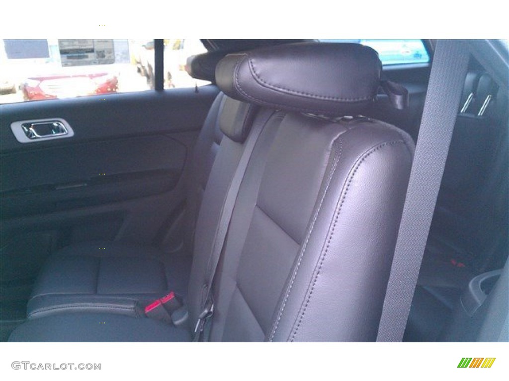 2015 Explorer XLT - White Platinum / Charcoal Black photo #17