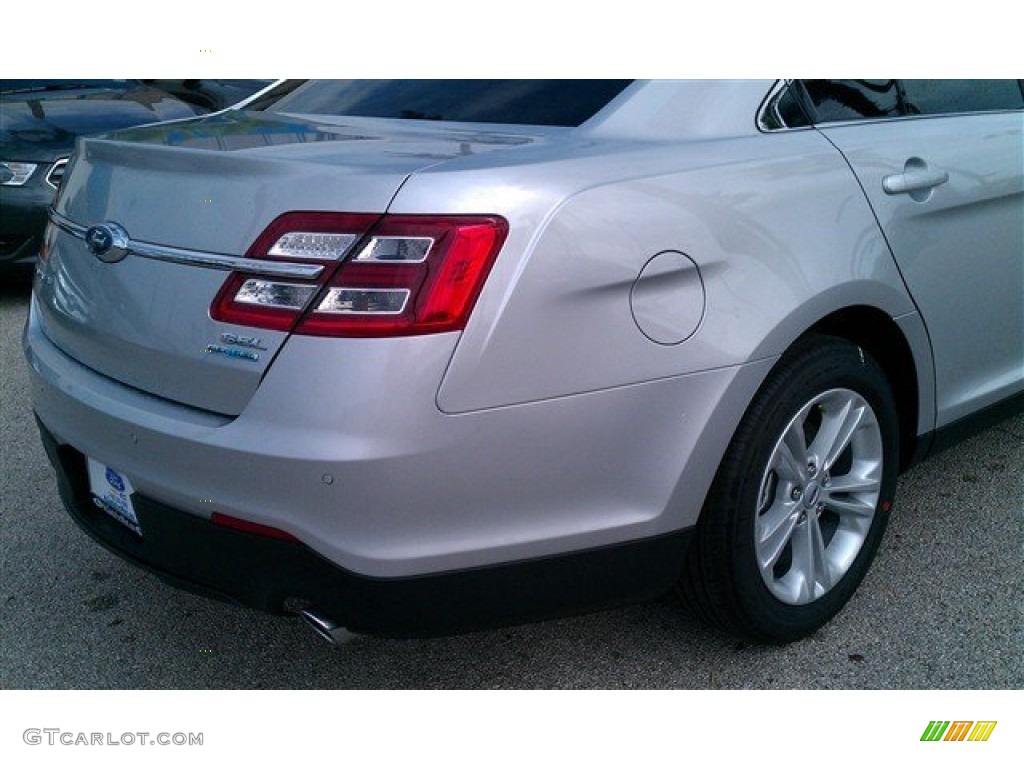 2015 Taurus SEL - Ingot Silver Metallic / Charcoal Black photo #9