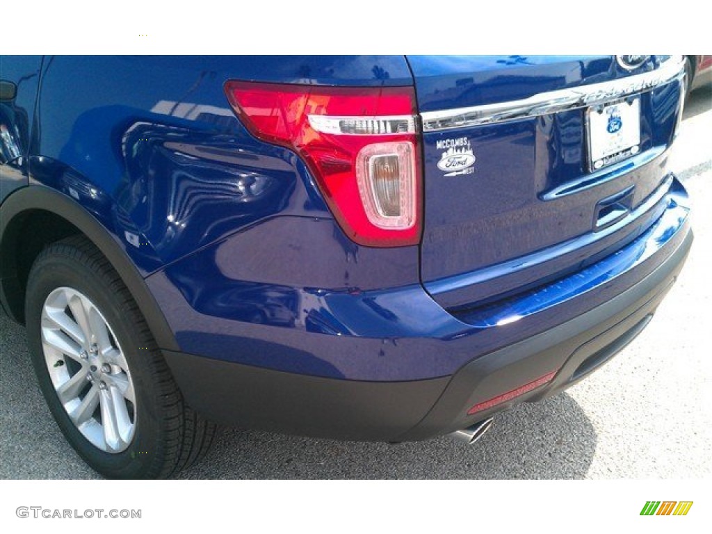2015 Explorer FWD - Deep Impact Blue / Medium Light Stone photo #9