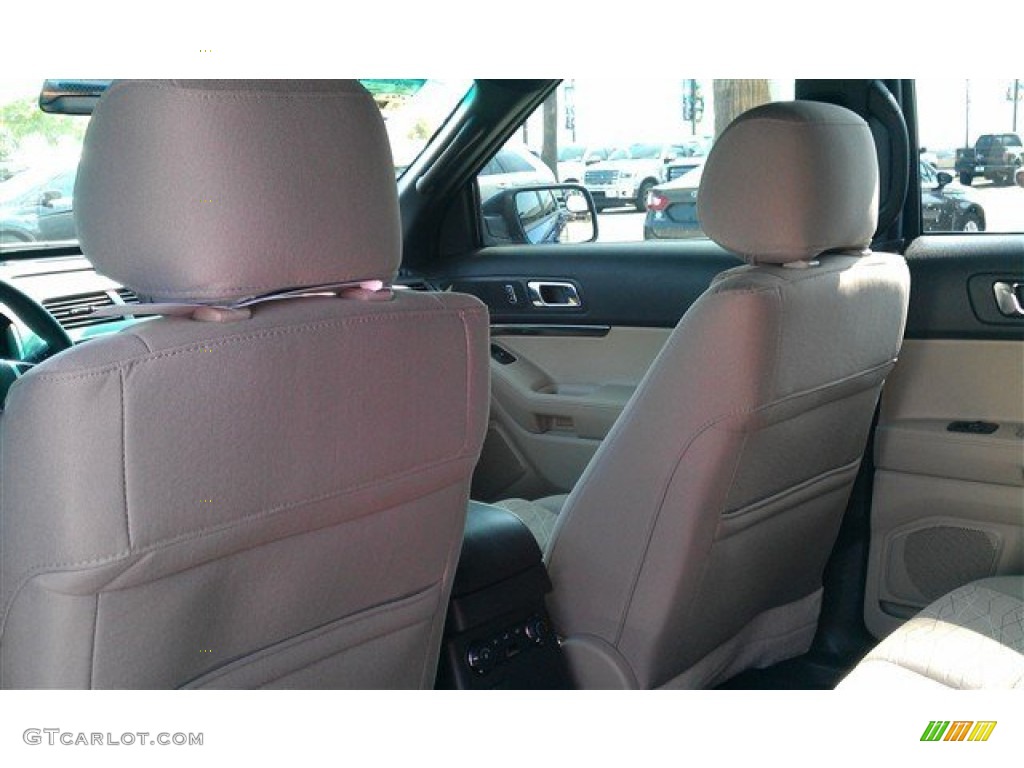 2015 Explorer FWD - Deep Impact Blue / Medium Light Stone photo #13