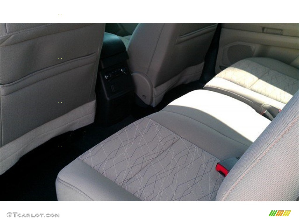 2015 Explorer FWD - Deep Impact Blue / Medium Light Stone photo #14