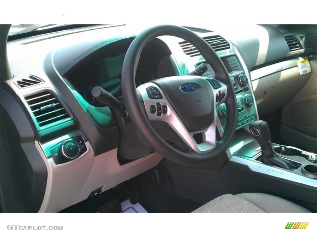 2015 Explorer FWD - Deep Impact Blue / Medium Light Stone photo #20