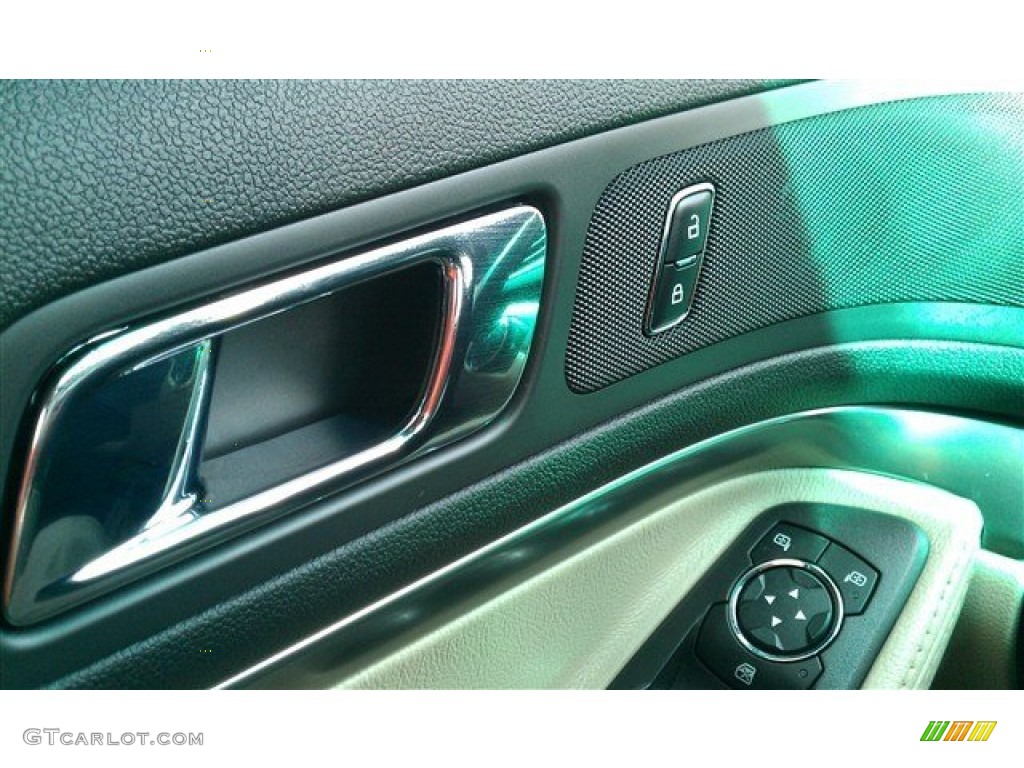 2015 Explorer FWD - Deep Impact Blue / Medium Light Stone photo #22