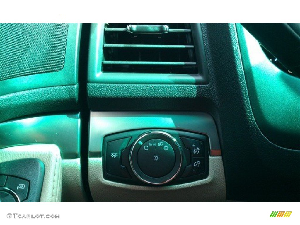 2015 Explorer FWD - Deep Impact Blue / Medium Light Stone photo #24