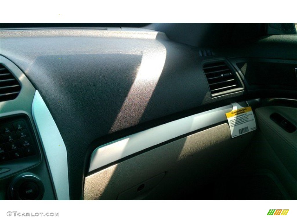 2015 Explorer FWD - Deep Impact Blue / Medium Light Stone photo #33