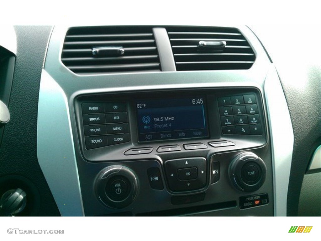 2015 Explorer FWD - Ingot Silver / Medium Light Stone photo #33