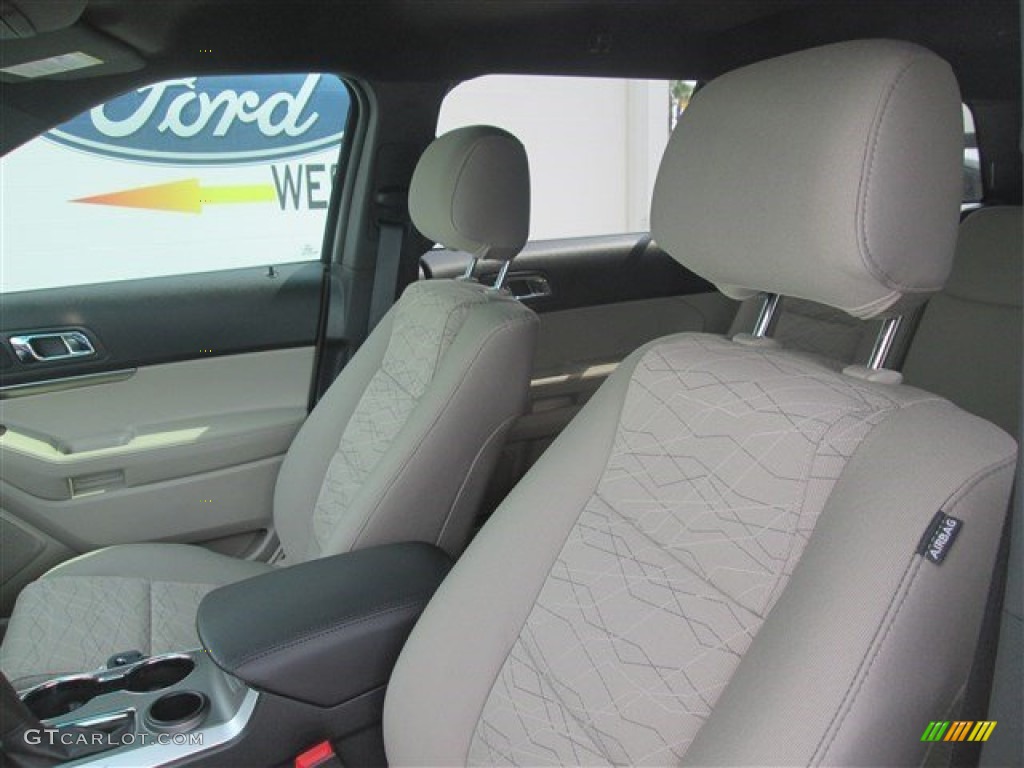 2015 Explorer FWD - Ingot Silver / Medium Light Stone photo #42