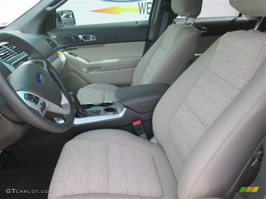 2015 Explorer FWD - Ingot Silver / Medium Light Stone photo #43