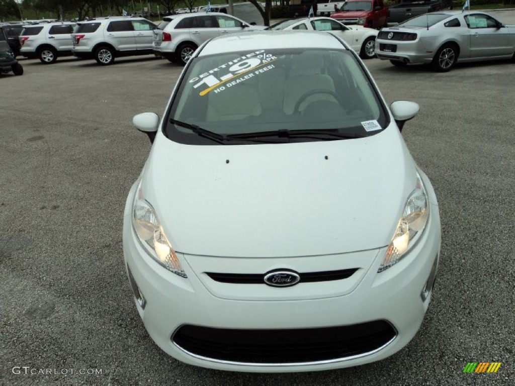 2013 Fiesta Titanium Hatchback - Oxford White / Arctic White Leather photo #22