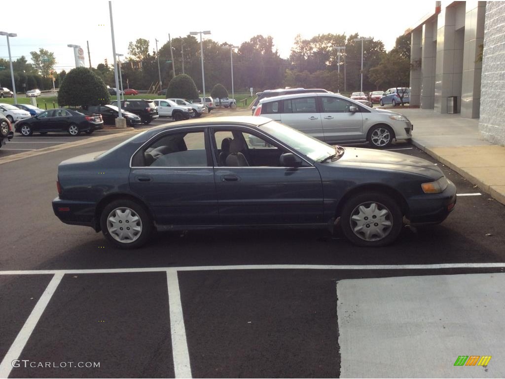1997 Accord LX Sedan - Mystic Blue Pearl / Gray photo #7