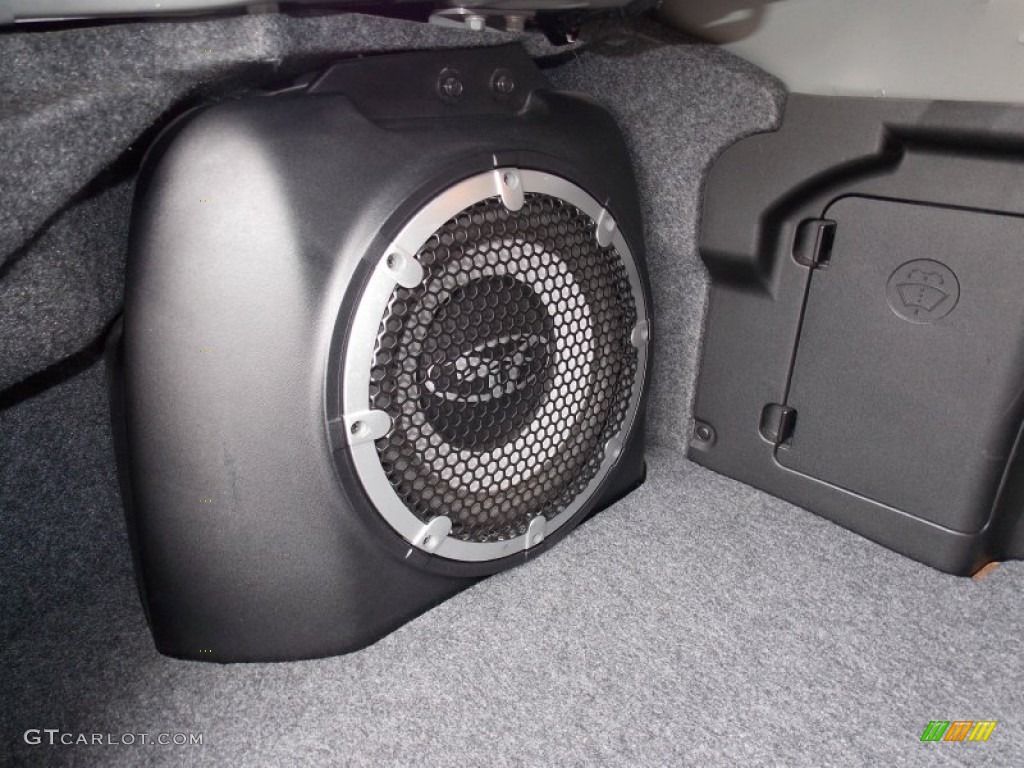 2010 Mitsubishi Lancer Evolution MR Audio System Photos