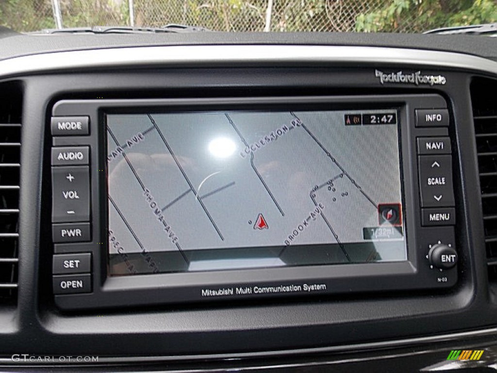 2010 Mitsubishi Lancer Evolution MR Navigation Photos