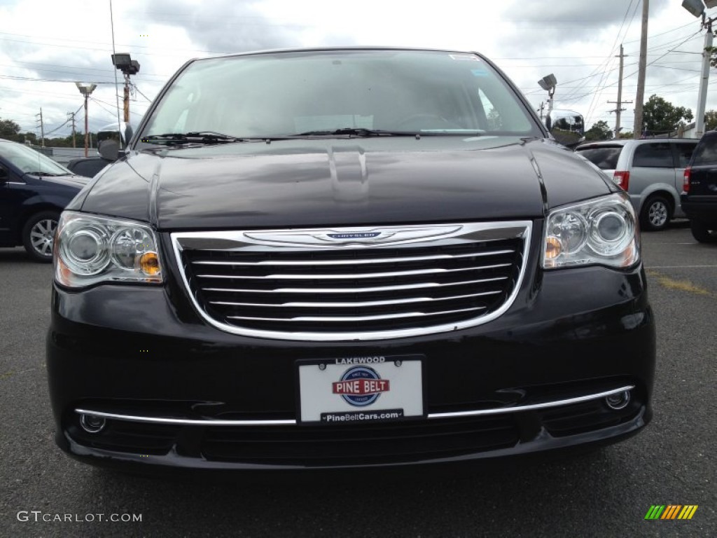 2015 Town & Country Limited Platinum - Brilliant Black Crystal Pearl / Black/Light Graystone photo #2