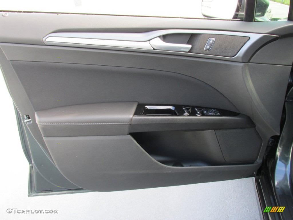 2015 Fusion SE - Guard Metallic / Charcoal Black photo #21