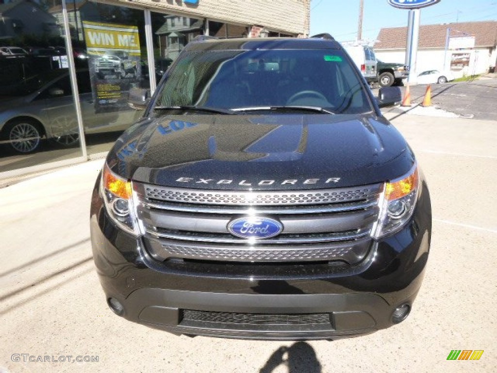 2015 Explorer XLT 4WD - Tuxedo Black / Charcoal Black photo #2