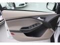 Oxford White - Focus SE 5-Door Photo No. 10