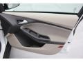 Oxford White - Focus SE 5-Door Photo No. 28