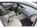 Oxford White - Focus SE 5-Door Photo No. 29