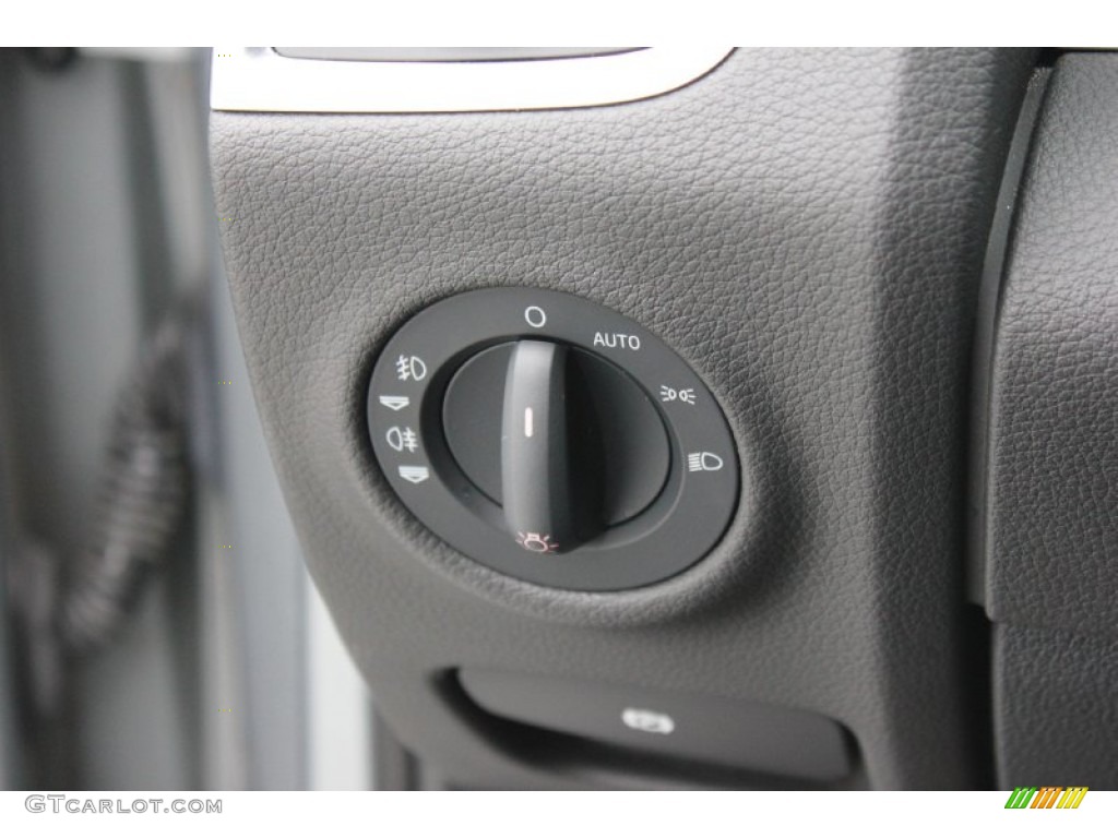 2007 Audi Q7 4.2 quattro Controls Photo #97617175