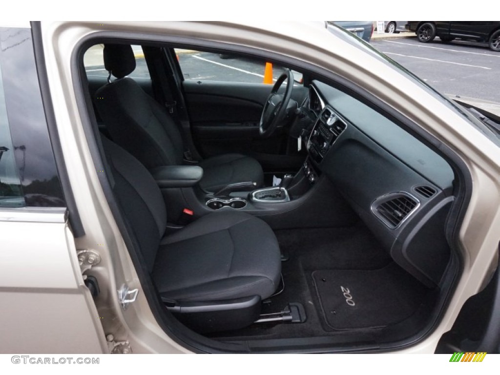 2014 200 LX Sedan - Cashmere Pearl / Black photo #16