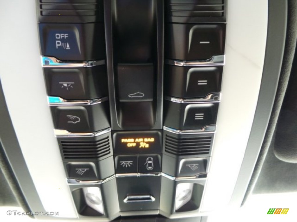 2013 Porsche Panamera Turbo Controls Photo #97622782