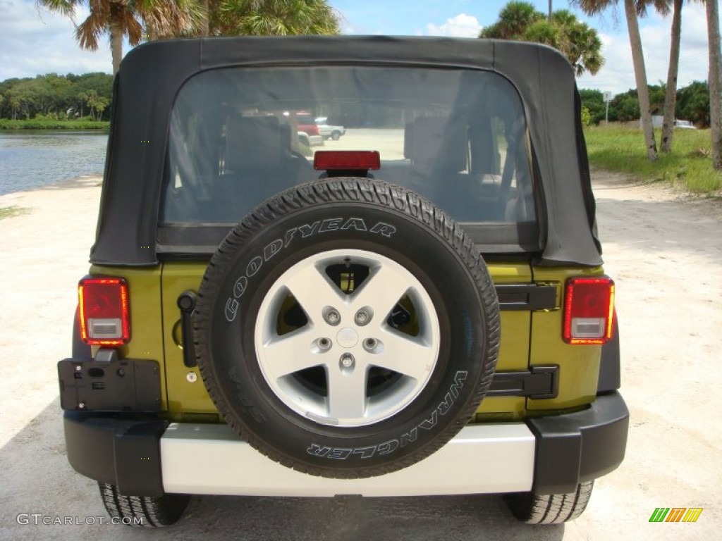 2007 Wrangler Unlimited X 4x4 - Rescue Green Metallic / Dark Slate Gray/Medium Slate Gray photo #6